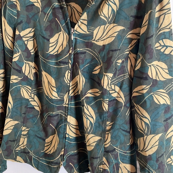 Requirements Leaf print Women's Jacket size large - Picture 3 of 6